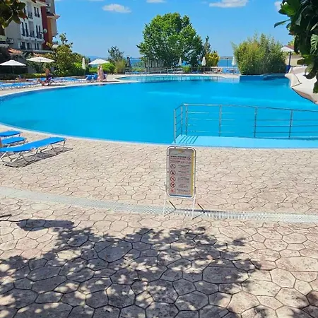 Sorrento In Marina Cape Апартаменты Ахелой